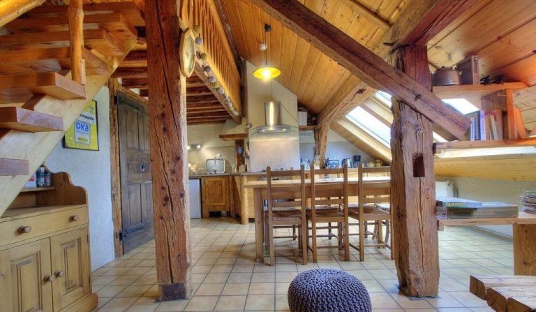Dining room under the beams